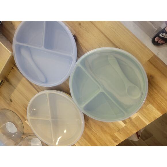Baby / Toddler Silicone Feeding Plate with Lid Set of 3‎ - utensils Indluding - Picture 1 of 2